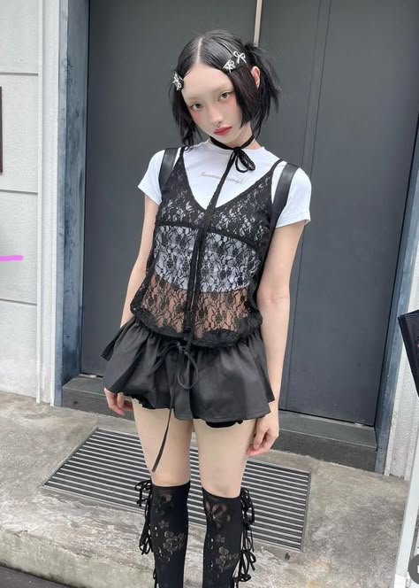 Modern Harajuku Fashion, Girly Boyish Outfits, Aesthetic Outfits Concert, Fashion Outfits Runway, Black Fairy Outfit, Free Style Outfit, Kpop Inspo Outfits, Y2k Outfits Grunge, Black Coquette Outfit