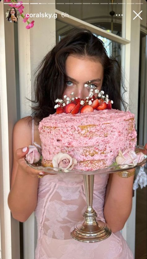 Cake Aesthetic, 22nd Birthday, Bday Girl, Pretty Birthday Cakes, Pretty Cakes, Cute Cakes, Marie Antoinette, Birthday Bash, Let Them Eat Cake