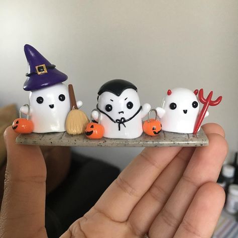 🌻 Sam 🌻 on Instagram: “My Trick-or-Treat Trio 👻 I’m thinking about doing an update this weekend.. maybe 😉” Polymer Clay Halloween, Barbie Halloween, Halloween Clay, Adornos Halloween, How To Make Clay, Clay Crafts Air Dry, Halloween Charms, Cute Polymer Clay, Cute Clay