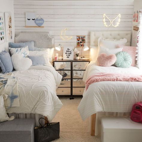 Chic Dorm Room, Dorm Room Themes, Pretty Dorm Room, Essentials For College, Dorm Room Inspo, College Bedroom Decor, Dorm Room Furniture, Pink Dorm Rooms, Dream Dorm Room