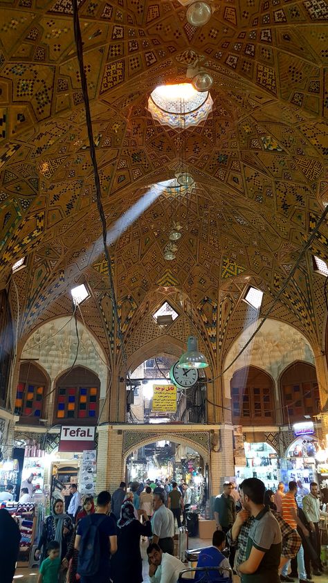 Tehran Grand Bazaar, Russian Tea Time, Beautiful Iran, Base Ideas, Iranian Architecture, Missing Home, Russian Tea, Grand Bazaar, Architecture Old