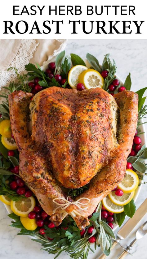 Turkey For Christmas Dinner, Full Turkey Recipes, Baking Turkey, Lunch Pictures, Turkey Bake, Turkey Sides, Turkey Pictures, Table Meals, Turkey Tips