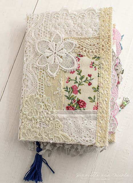 Fabric and lace covered junk journal - Henriëtte van Mierlo Lace Journal, Handmade Journals Diy, Fabric Book Covers, Fabric Cards, Handmade Collage, Journal Vintage, Fabric Journals, Stitch Book, Vintage Junk