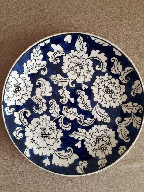 Khurja Pottery, Cini Desen Modern, Blue Pottery Designs, Ceramic Plates Art, Floral Drawings, Sea Creatures Art, Pichwai Painting, Pichwai Paintings, Hand Painted Pottery