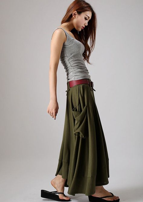 Stile Hippie Chic, Pantalon Thai, Fashion Types, Long Green Skirt, Army Green Skirt, Lagenlook Clothing, Maxi Skirts Summer, Long Skirt Summer, Rock Outfit