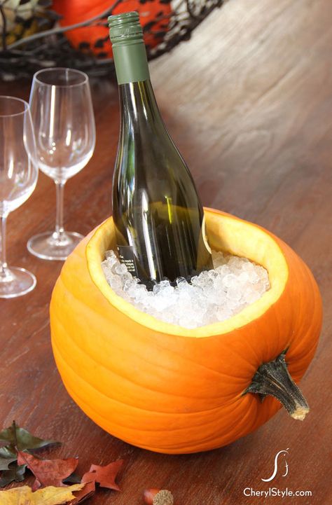 We can think of only one reason to get out the knife, scoop and newspaper and carve a pumpkin this year: meet project pumpkin ice bucket. Diy Thanksgiving Crafts, Halloween Chic, Uhyggelig Halloween, Pumpkin Carving Party, Amazing Pumpkin Carving, Creative Pumpkin Carving, Thanksgiving Decorations Diy, Creative Pumpkins, Diy Thanksgiving