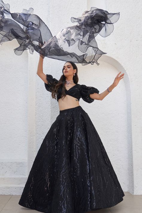 Black Organza Lehenga, Lehenga With Dupatta, Mahima Mahajan, Ruffle Dupatta, Lehenga Style Saree, Indian Bridesmaid Dresses, Net Skirt, Organza Lehenga, Lehenga Style