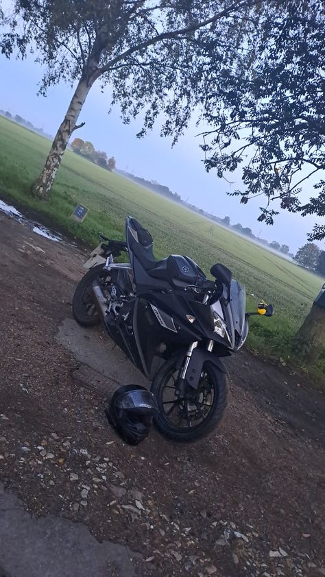 Yamaha yzf r125 bike sitting infront off misty feild Yamaha R125 Black, Yamaha Yzf R125, Yamaha Yzf R, Yamaha 125, Yamaha R25, Yamaha R3, Gtr Car, Motorcross Bike, Bike Aesthetic