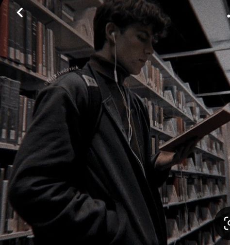 Library Aesthetic, Character Inspiration Male, Bad Boy Aesthetic, Wattpad Stories, Aesthetic Boy, Reading A Book, The Perfect Guy, Aesthetic Guys, Poses For Men