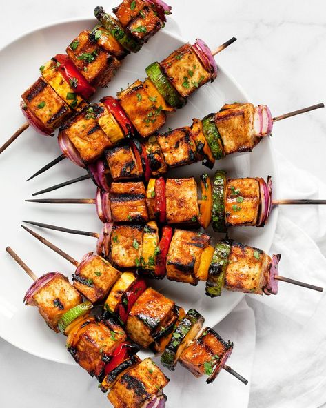 Vegan Barbecue, Vegetarian Bbq, Bbq Tofu, Veggie Skewers, Vegan Grilling, Homemade Barbecue Sauce, Grilled Tofu, Skewer Recipes, Vegan Bbq