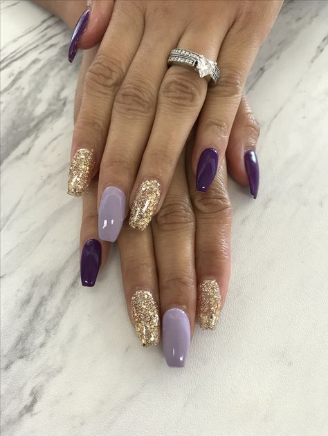 Purple and gold Good And Purple Wedding, 2 Tone Purple Nails, Purple And Gold Dip Nails, Nail Designs Purple And Gold, Nail Art Designs Purple And Gold, Purple Nails With Gold Accent, Purple Nails With Gold Glitter, Purple Fall Nails Ideas, Purple And Copper Nails