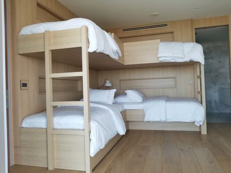 Right Angle Bunk Beds, L Shaped Double Bunk Beds, Small Cabin Bunk Beds, Bunkie Bunk Beds, Built In Bunk Beds With Ladder, Bunk Beds Built In Small Room, Double Bed Bunk Beds Built Ins, Built In Bunk Beds Corner, Corner Double Bunk Beds Built In