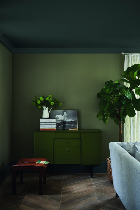 Colour crush: green interior inspiration - catesthill.com Burgundy Room, Green Interior Design, Milan Furniture, House White, Green Walls, School House, Living Room Green, Green Interiors, Green Rooms