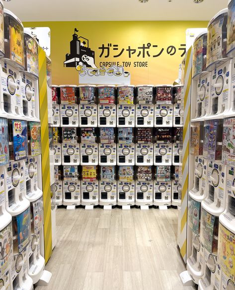 💗💞🌈 Gachapon overload! ✨ We visited Capsule Toy Store at OIOI (Marui) Annex in Shinjuku! 🤩💞🌸 #blippo #capsuletoystore #gachapon #gachaponlover #capsuletoy #gachaponmachin #gachaponcapsule #gacha #gachagacha #gachacapsule Gachapon Toys, Japan Gachapon, Manga Cafe, Robot Reference, Japanese Arcade, Environment References, Background References, Japan Trip, Toys Shop