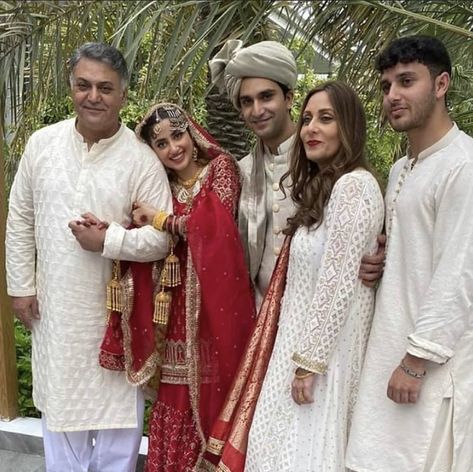 Sajal Ali And Ahad Raza Mir Wedding, Maya Ali And Bilal Ashraf, Ahad Raza Mir And Sajal Ali, Sajal And Ahad, Sajal Ali Wedding, Ahad Raza Mir, Ahad Sajal, Flower Ceremony, Pakistan Beauty