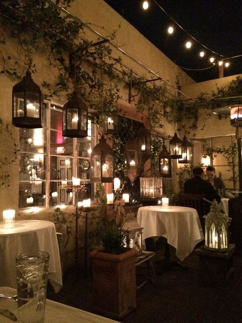 Cozy Restaurant Aesthetic, Restaurants Aesthetic, Giant Backyard, Restaurant Aesthetics, Italian Restaurant Decor, Aesthetic Restaurant, Night Cafe, Restaurant Aesthetic, Bookstore Cafe