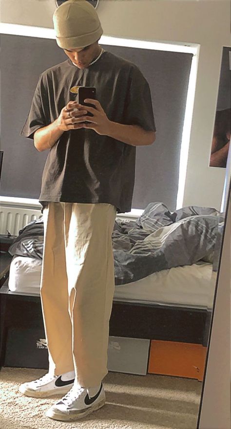 Mens Neutral Outfit, Summer Outfits Men Streetwear Street Fashion, Brown Tshirt Outfit, Baggy Clothes Outfit Men, Baggy Outfits Men, Baggy Clothes Outfit, Beige Pants Outfit, Baggy Pants Outfit, Brown Pants Outfit