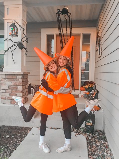 Halloween Costumes Traffic Cone, Traffic Come Costumes, Halloween Costumes Friends Group Funny, Traffic Cones Halloween Costume, How To Make A Traffic Cone Costume, Best Friend Costumes For 2 Funny, Cool Duo Costumes, Traffic Cone Costume Diy, Orange Halloween Costume Ideas