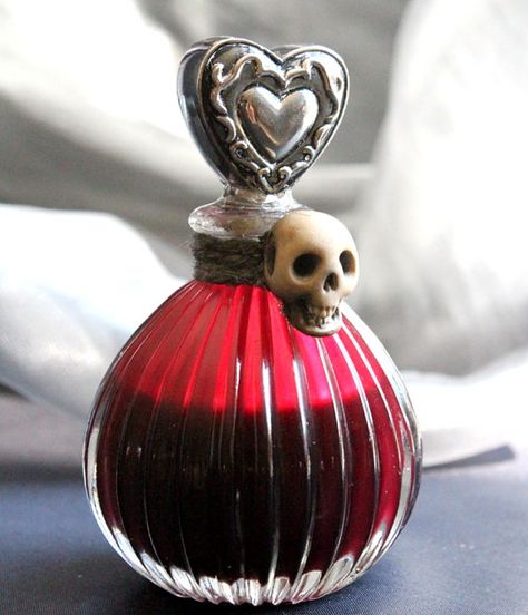 Potion Aesthetic Bottle, Red Potion, Love Potion Aesthetic Dark, Heart Shaped Potion Bottle, Gothic Perfume Bottles, Halloween Potion Bottles, Magic Bottles, Halloween Bottles, Halloween Potions