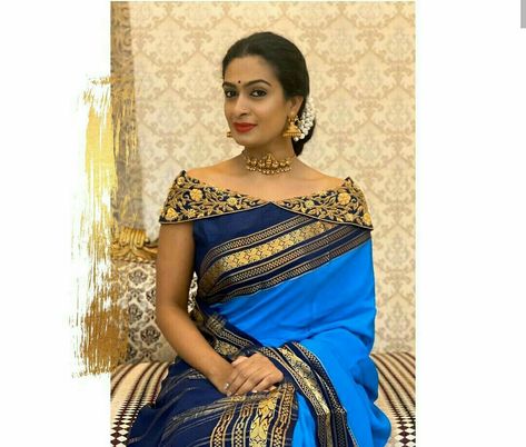 Three Fourth Sleeve Blouse Designs, Stylish Saree Blouse Design, Overlap Blouse Design, Ksic Saree, Mysore Silk Saree Blouse Designs, Stylish Saree Blouse, Back Neck Designs For Kurtis, Neck Designs For Kurtis, Designs For Kurtis