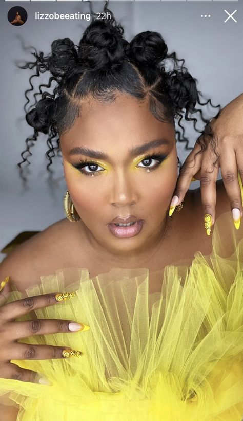 Lizzo's Matching Monochrome Yellow Eyeshadow and Nails | POPSUGAR Beauty Lioness Makeup, Fashion Editorial Makeup, Yellow Eye Makeup, Yellow Hair Color, Yellow Makeup, Yellow Eyeshadow, Cute Eyeshadow Looks, Orange Makeup, Her Makeup