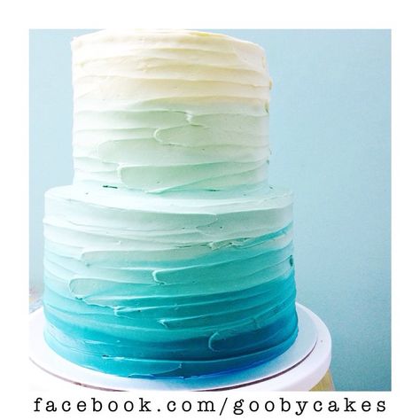 50 Ombre Wedding Cakes That Are Sexier Than "Fifty Shades Of Grey" Ombre Cake Design, Underwater Cake, Blue Ombre Cake, Surfer Birthday, Gray Wedding Cake, Tårta Design, Ocean Cakes, Wedding Cake Ombre, Bubble Party