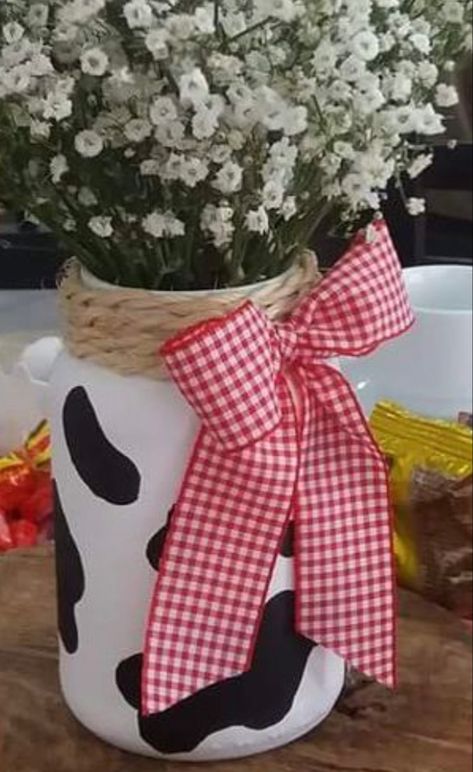 Tractor Theme Centerpieces, Barnyard Birthday Centerpieces, Cow Theme Table Centerpiece, Cow Party Centerpiece Ideas, First Rodeo Birthday Party Centerpieces, Holy Cow I’m One Table Centerpieces, Barnyard Centerpieces Farm Theme, First Rodeo Birthday Party Girl Centerpieces, Barnyard Party Centerpieces