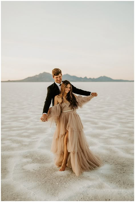 Salt Flats Utah Wedding, Bonneville Salt Flats Engagement, Salt Flats Wedding, Lavender Wedding Dress, Elopement Portraits, Pre Wedding Praia, Wedding Lavender, Salt Lake City Wedding, Utah Elopement