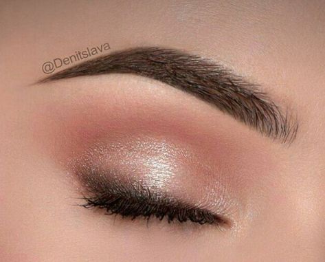 Simple Makeup Looks Eye Shadow, Bridesmaid Makeup Small Eyes, Simple And Natural Makeup Looks, Light Evening Makeup, Light Prom Makeup For Brown Eyes, Eyeshadow Natural Looks, Light Eyeshadow Looks, Light Makeup For Prom, Bridesmaid Hair And Makeup