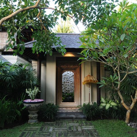 Bali Garden, Tropical Landscape Design, Company Quotes, Bali Resort, Bali House, Bali Villa, Contemporary House Exterior, Garden Architecture, Entrance Design