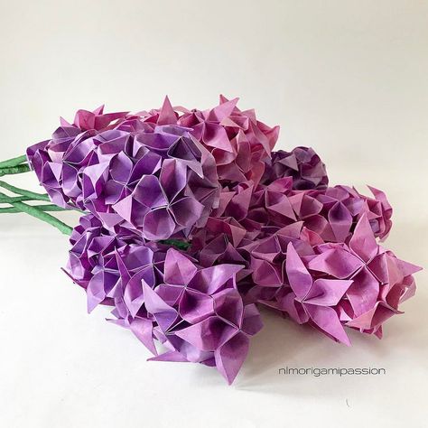 Sunshine Crafts, Origami Bouquet, Origami Leaves, Flowers Bunch, Creative Origami, Paper Bag Crafts, Origami Dress, Lilac Roses, Artist Alley