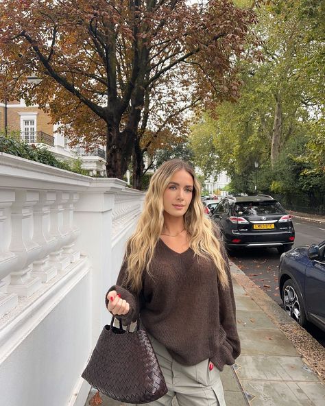 sophia tuxford (@sophiatuxford) | Instagram profile Sophia Tuxford, Spring Things, Friday 13th, Winter Fashion Outfits Casual, Outfits Casual, Fit Inspo, Winter Fashion Outfits, Fitness Inspo, Autumn Winter Fashion