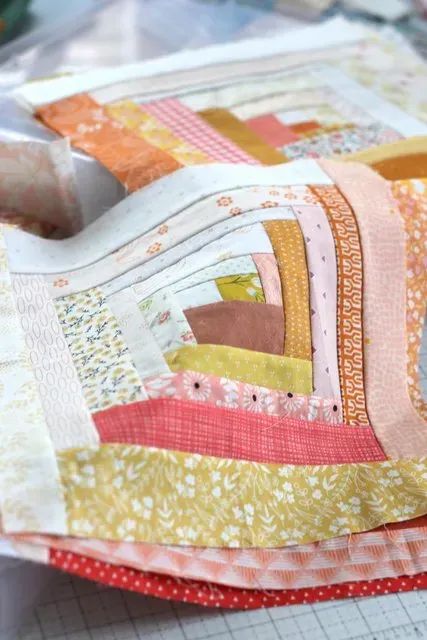 Scrappy Log Cabin Quilts Free Pattern, Scrappy Log Cabin Quilts, How To Quilt A Log Cabin Block, Logcabins Quilt, Off Center Log Cabin Quilt Pattern, Qayg Log Cabin Quilt As You Go, Uneven Log Cabin Quilt Pattern, Riley Blake Quilt, Log Cabin Quilt Blocks