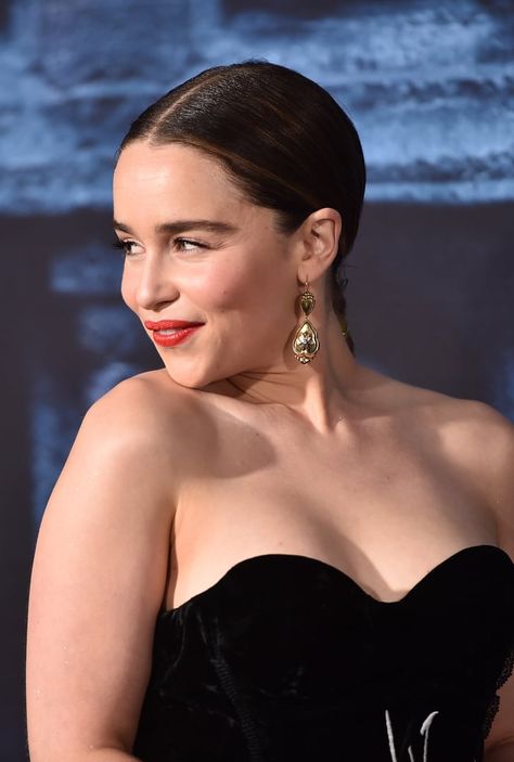 Emilia Clarke Pics, Emilia Clarke Style, Seven Kingdoms, Beautiful Arms, Emily Bett Rickards, Emilia Clarke, Hollywood Celebrities, Celebrity Dresses, Desi Beauty