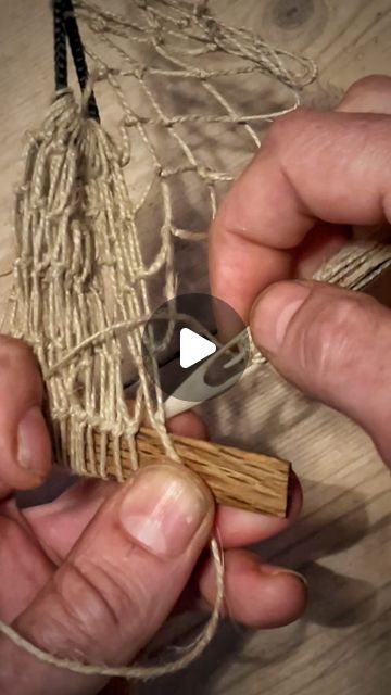 Johnny Juhl on Instagram: "Part 2: How to create a fine mesh net. 🪡🧵🐟
The little reel should be pretty self explanatory - if not feel free to ask in a comment. 
The tiny little antler net-needle I made in the previous reel works great. The tiny mesh net was easier to make than I expected as well. The skill of net making is very useful in so many situations outdoors; fishing (also for bait), attaching extra stuff to your rucksack, mesh-bag for foraging, overhanging mesh shelf for drying clothes in your tent or tarp, various traps, hammocks etc. etc. Once you “get it into your hands” I imagine it’s a bit like knitting - repeating the same knots again and again. Go under and into the next mask, pull tight until the bend reaches the edge of the measure-bar,- pinch it with your thumb, throw Diy Fishing Net How To Make, Gill Net Fishing, How To Make A Fishing Net, How To Make A Net, Macrame Netting, Diy Fishing Net, Come Intrecciare, Net Making, Mesh Shelf