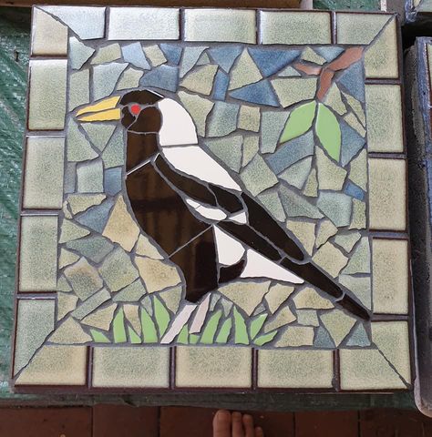 Mosaic Quilts, Mosaic Floors, Mosaic Tiles Crafts, Tile Mosaics, Mosaic Garden Art, Mosaic Birds, Mosaic Art Projects, Mosaic Pictures, Mosaic Artwork