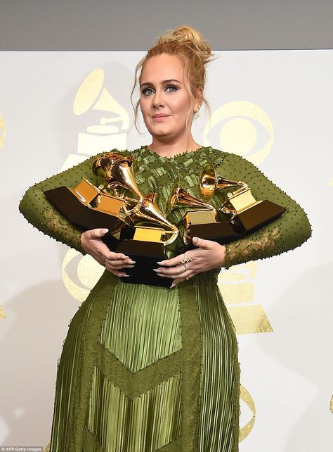 Beyonce moved to tears as Adele accepts top prize at the Grammys #dailymail Adele Awards, Adele 2017, Adele Grammys, Adele Albums, Grammys 2017, Adele Love, Date Night Hair, Adele Adkins, Grammys Red Carpet