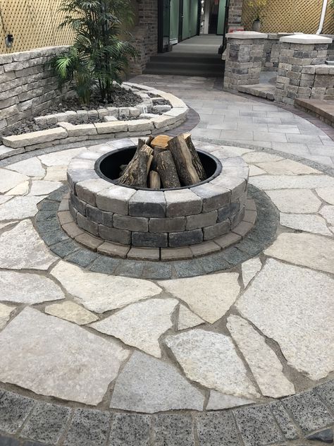 Fire Pit Stones Rocks, Slate Fire Pit, Camping Jeep, Circle Patio, Patio Renovation, Fire Circle, Paver Fire Pit, Yard Stones, Grill Patio