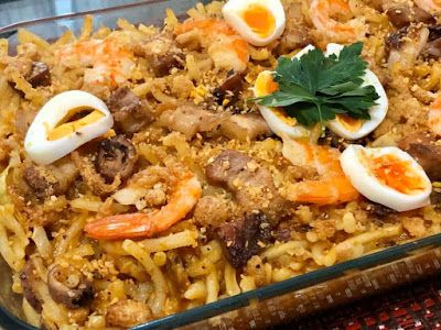 Pancit Malabon Recipe Filipino Food, Pancit Malabon Recipe, Pancit Malabon, Peri Menopausal, Seafood Noodles, Filipino Pancit, Pancit Recipe, Fried Pork Belly, Pinoy Foods