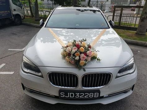 Classic Wedding Car, wedding car decorations, wedding car deco, wedding car deco simple, wedding car decorations ideas, rolls Royce wedding car Car Decor Wedding, Bride Car, Wedding Car Ideas, Wedding Car Decor, Wedding Car Deco, Bridal Car, Wedding Car Decorations, Cars Decorations, Cars Birthday Party Disney