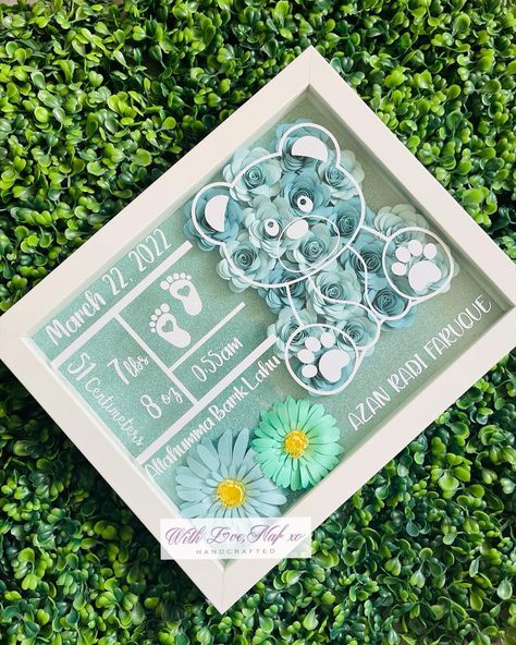 Shadow Box with New Born Baby Details • Paper Flower Birth Announcement Shadow Box Cricut, Gender Reveal Shadow Box Ideas, Shadow Box Ideas Baby, Baby Girl Shadow Box Ideas, Baby Shadow Box Boy, Baby Boy Shadow Box Ideas, Baby Shadow Box Ideas, Shadowbox Ideas, Cricut Shadow Box Ideas