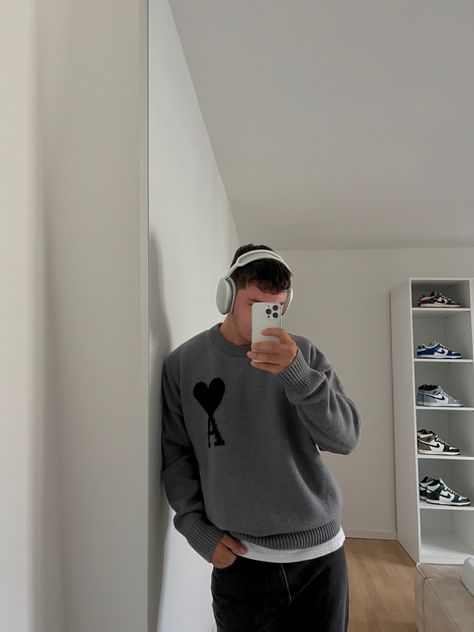 Grey Clothing Aesthetic, Ami Outfits Men, Men’s Paris Fashion, Ami Paris Aesthetic, Grey Sweater Outfit Men, Ami Paris Outfit Men, Ami Paris Sweater Outfit, Paris Men Outfit, Ami Sweater Outfit