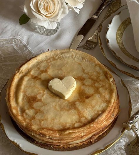 #butter #crepes #breakfast Crepe Aesthetic, Crepe Pancakes, Crepes Aesthetic, 2024 Scrapbook, Crepe Recipe, Food Aesthetics, Cinnamon Butter, Christmas Brunch, Coffee Breakfast