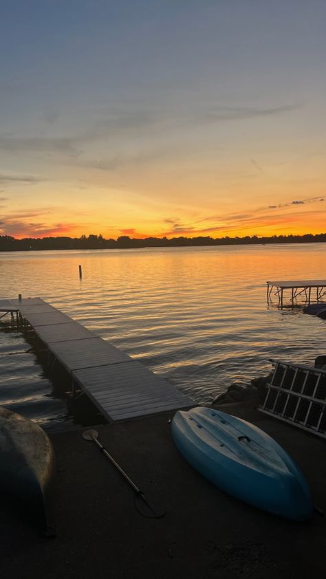 American Summer Aesthetic Vintage, Lake Resort Aesthetic, Small Town Lake Aesthetic, Summer Midwest Aesthetic, Small Lake Town Aesthetic, Summer In The Midwest, Cottage Summer Aesthetic, Midwestern Summer Aesthetic, Summer Aesthetic Midwest