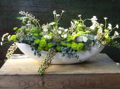 Ranch Gifts, White Flower Arrangements, Succulent Centerpieces, Deco Floral, Modern Flower, Arte Floral, Plant Design, Floral Centerpieces, Flower Boxes