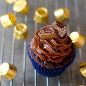 Search for "Cupcakes" - 13/38 - Your Cup of Cake Rolo Cupcakes, Candy Bar Cupcakes, Cup Of Cake, Cupcake Ideas, Cake Mix Recipes, Yummy Cupcakes, Baking Ideas, Cup Cakes, Tasty Food