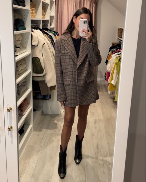 Milani Blazer in Mushroom curated on LTK Plaid Blazer Winter Outfit, Plaid Oversized Blazer Outfit, Outfit With Oversized Blazer, Blazer Outfits With Skirt, Brown Oversized Blazer Outfit, Oversized Plaid Blazer Outfit, Oversized Blazer And Skirt, Oversized Blazer Outfit Night, Blazer Going Out Outfit