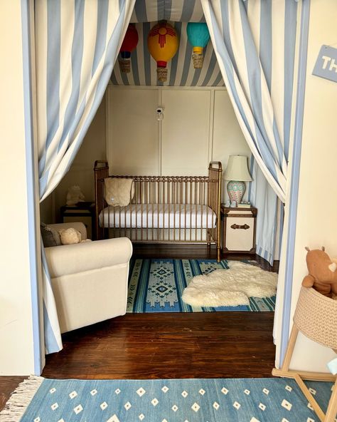 Brass crib inside tent of circus themed nursery. Circus Theme Nursery, Maeve Bedroom, Brass Crib, Antique Nursery Decor, Beach House Nursery, Vintage Circus Nursery, Carnival Nursery, Room Within A Room, Circus Room