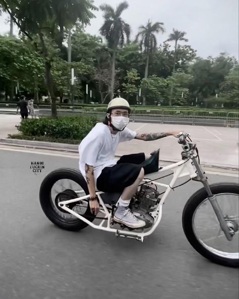 Japanese Chopper Motorcycles, Mini Chopper Motorcycle, Chopper Frames, Brat Motorcycle, Bike Chopper, Moped Bike, Custom Moped, Cafe Racer Moto, Biking Diy