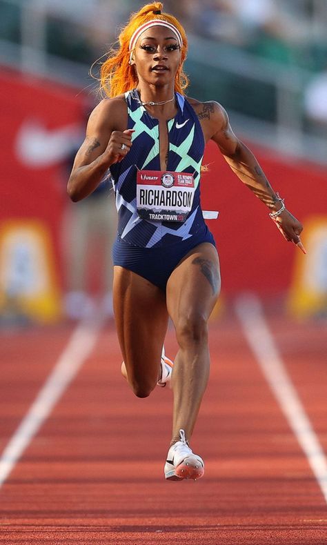 Womens Track And Field, Track Women Athletes, Sha'carri Richardson Track, Shacarri Richardson Running, Sha'carri Richardson, Athletics Track Aesthetic, Track Olympics, Track Women, Running In Place